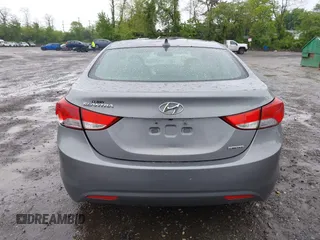 2013 Hyundai Elantra GLS z VIN KMHDH4AE1DU646038, wystawiony jako IAAI lot #42274868 z przebiegiem 81 253 mil mil oraz . Historia ofert i sprzedaży dostępna na DreamBid. Obrazek 16.