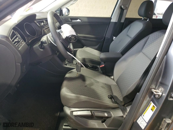 2018 Volkswagen Tiguan S with VIN 3VV1B7AX9JM206548, listed as a Copart auction lot 85611954 with 58,464 mi miles and Salvage Title. Bid and sale history available at carsss.com. Image 7.