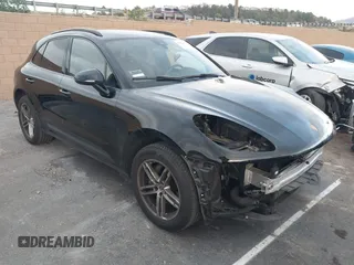 2022 Porsche Macan with VIN WP1AA2A59NLB06264, listed as a IAAI auction lot 41498822 with 15,701 mi miles. Bid and sale history available at carsss.com. Image 1.