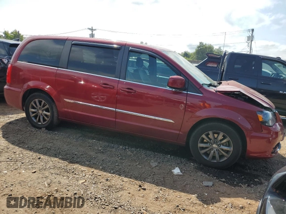 2015 Chrysler Town & Country S with VIN 2C4RC1HG3FR710899, listed as a Copart auction lot 70559254 with 115,071 mi miles and Salvage Title. Bid and sale history available at DreamBid. Image 4.