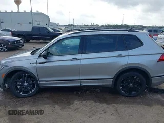 2022 Volkswagen Tiguan SE R-Line Black с VIN 3VVCB7AX6NM075609, выставлен на аукционе IAAI как лот 42156893 с пробегом 189 280 миль миль и . История ставок и продаж доступна на DreamBid. Изображение 14.