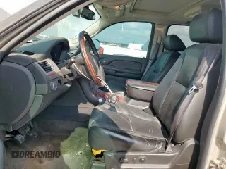 2007 Cadillac Escalade ESV z VIN 1GYFK66857R267560, wystawiony jako Copart lot #60111405 z przebiegiem 88 259 mil mil oraz Czysty tytuł • Clean title. Historia ofert i sprzedaży dostępna na DreamBid. Obrazek 7.