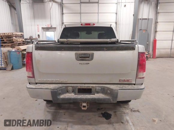 2008 GMC Sierra 1500 SLE1 with VIN 3GTEK13J38G212280, listed as a IAAI auction lot 41499750 with 196,175 mi miles. Bid and sale history available at carsss.com. Image 16.