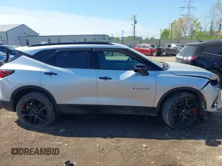 2021 Chevrolet Blazer LT z VIN 3GNKBCRS6MS515096, wystawiony jako IAAI lot #42103712 z przebiegiem 43 514 mil mil oraz . Historia ofert i sprzedaży dostępna na DreamBid. Obrazek 13.