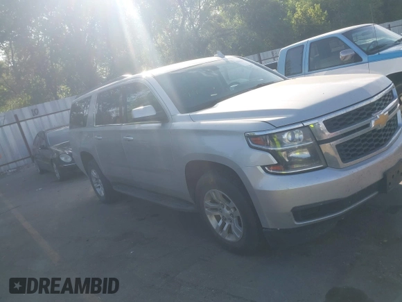 2016 Chevrolet Suburban LT z VIN 1GNSKHKC5GR281539, wystawiony jako IAAI lot #42500552 z przebiegiem 244 064 mil mil oraz . Historia ofert i sprzedaży dostępna na DreamBid. Obrazek 13.