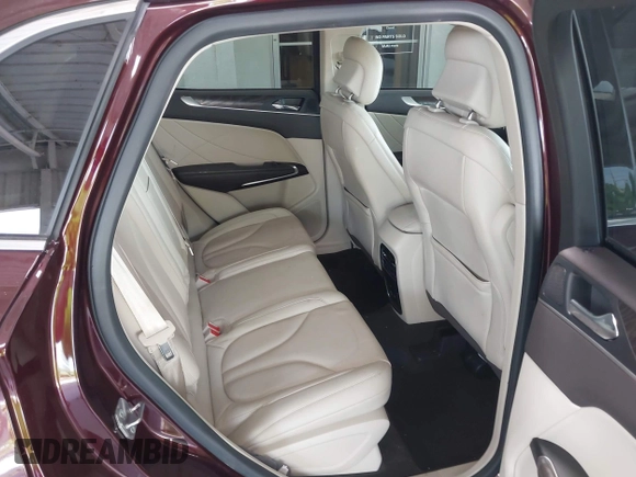 2019 Lincoln MKC Reserve with VIN 5LMCJ3C94KUL50192, listed as a IAAI auction lot 42217678 with 21,344 mi miles and . Bid and sale history available at DreamBid. Image 8.