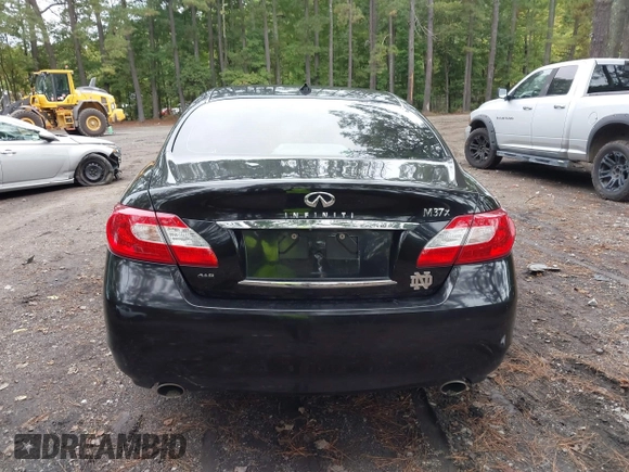2011 Infiniti M37 with VIN JN1BY1AR5BM374686, listed as a IAAI auction lot 40399732 with 208,337 mi miles. Bid and sale history available at carsss.com. Image 15.