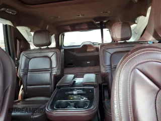 2020 Lincoln Navigator Black Label z VIN 5LMJJ3TTXLEL16191, wystawiony jako Copart lot #56931005 z przebiegiem 53 251 mil mil oraz Szkody całkowita. Historia ofert i sprzedaży dostępna na DreamBid. Obrazek 10.