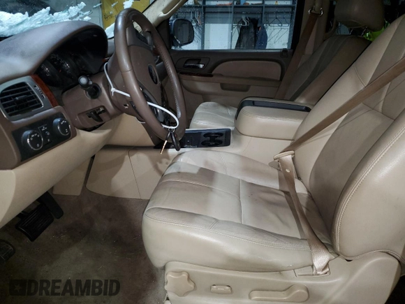 2010 Chevrolet Tahoe LT z VIN 1GNUKBE03AR186637, wystawiony jako Copart lot #44437825 z przebiegiem 223 361 mil mil oraz Szkoda całkowita • Salvage title. Historia ofert i sprzedaży dostępna na DreamBid. Obrazek 7.