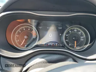 2021 Jeep Cherokee Limited z VIN 1C4PJMDX0MD125945, wystawiony jako Copart lot #65725764 z przebiegiem 30 422 mil mil oraz Szkoda całkowita • Salvage title. Historia ofert i sprzedaży dostępna na DreamBid. Obrazek 9.