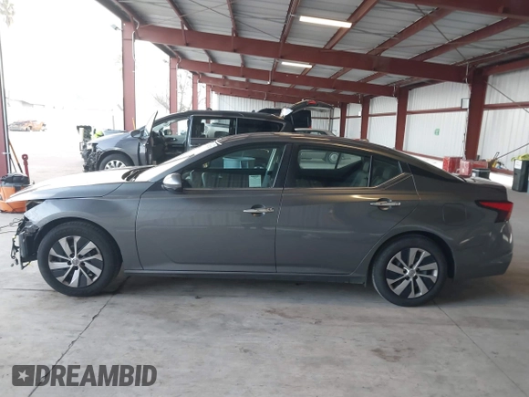 2020 Nissan Altima 2.5 S with VIN 1N4BL4BV1LC199598, listed as a IAAI auction lot 41622628 with 134,497 mi miles. Bid and sale history available at carsss.com. Image 15.