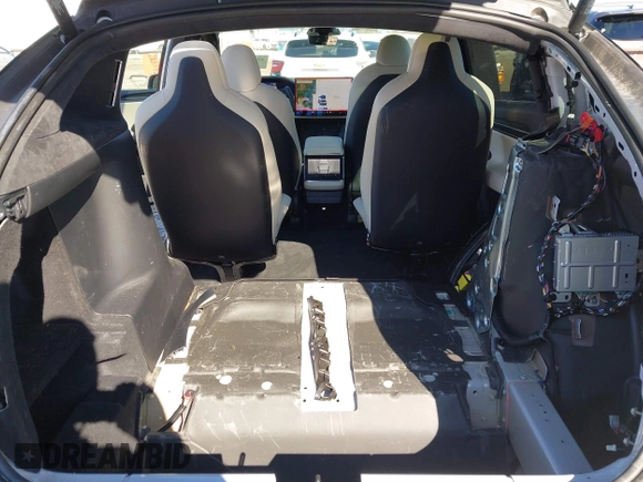 2022 Tesla Model X Plaid z VIN 7SAXCBE64NF352928, wystawiony jako IAAI lot #41406070 z przebiegiem 38 175 mil mil oraz . Historia ofert i sprzedaży dostępna na DreamBid. Obrazek 21.