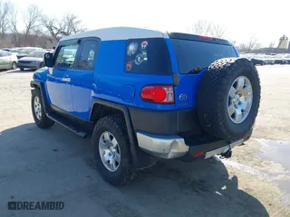 2007 Toyota FJ Cruiser with VIN JTEBU11F670092954, listed as a IAAI auction lot 41771022 with 200,569 mi miles. Bid and sale history available at carsss.com. Image 3.
