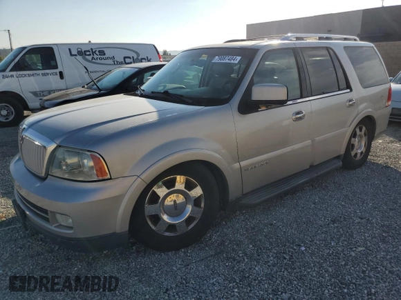 2005 Lincoln Navigator Luxury z VIN 5LMFU27545LJ04257, wystawiony jako Copart lot #79087484 z przebiegiem 160 321 mil mil oraz Czysty tytuł • Clean title. Historia ofert i sprzedaży dostępna na DreamBid. Obrazek 1.