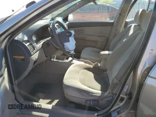 2006 Kia Spectra EX z VIN KNAFE121265353582, wystawiony jako Copart lot #52747635 z przebiegiem 99 087 mil mil oraz Szkoda całkowita • Salvage title. Historia ofert i sprzedaży dostępna na DreamBid. Obrazek 7.