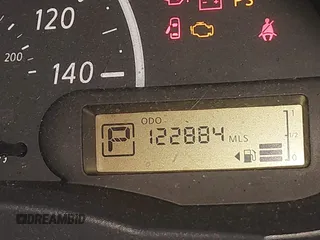 2016 Nissan Versa S z VIN 3N1CN7AP9GL854567, wystawiony jako IAAI lot #41830318 z przebiegiem 122 884 mil mil oraz . Historia ofert i sprzedaży dostępna na DreamBid. Obrazek 7.