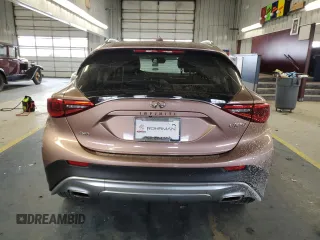 2017 Infiniti QX30 Luxury with VIN SJKCH5CR3HA021621, listed as a Copart auction lot 38321254 with 72,103 mi miles. Bid and sale history available at carsss.com. Image 6.
