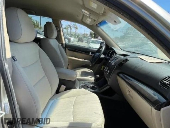 2012 Kia Sorento LX with VIN 5XYKT3A10CG304310, listed as a Copart auction lot 82711014 with 170,280 mi miles and Clean Title. Bid and sale history available at DreamBid. Image 5.