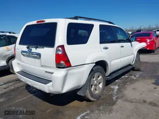 2006 Toyota 4Runner SR5 with VIN JTEZU14R768063791, listed as a IAAI auction lot 41662473 with 170,391 mi miles. Bid and sale history available at carsss.com. Image 4.