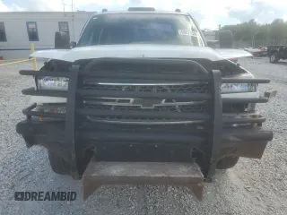 2004 Chevrolet Silverado 3500 DRW with VIN 1GCJK33184F162739, listed as a Copart auction lot 69071594 with 242,619 mi miles and Clean Title. Bid and sale history available at carsss.com. Image 5.