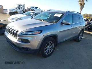 2016 Jeep Cherokee Latitude with VIN 1C4PJMCBXGW118161, listed as a IAAI auction lot 41686583 with 183,431 mi miles. Bid and sale history available at carsss.com. Image 19.