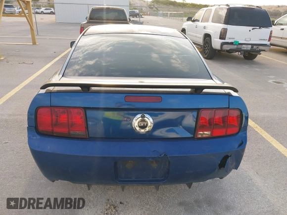 2007 Ford Mustang GT Deluxe с VIN 1ZVHT82H575243065, выставлен на аукционе IAAI как лот 42467593 с пробегом 316 877 миль миль и . История ставок и продаж доступна на DreamBid. Изображение 16.
