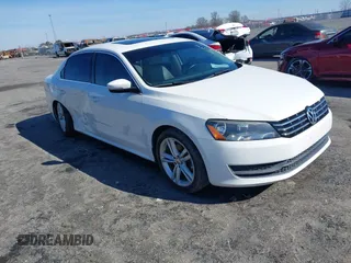 2015 Volkswagen Passat SE z VIN 1VWBV7A33FC098005, wystawiony jako IAAI lot #41553832 z przebiegiem 86 831 mil mil oraz . Historia ofert i sprzedaży dostępna na DreamBid. Obrazek 1.