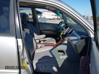 2006 Toyota Highlander with VIN JTEDW21A460015561, listed as a IAAI auction lot 42864235 with 202,859 mi miles and . Bid and sale history available at DreamBid. Image 5.