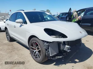 2024 Porsche Macan S z VIN WP1AG2A50RLB40128, wystawiony jako IAAI lot #42623875 z przebiegiem 5 996 mil mil oraz . Historia ofert i sprzedaży dostępna na DreamBid. Obrazek 1.