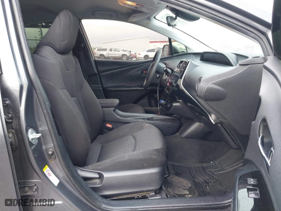 2019 Toyota Prius L Eco with VIN JTDKARFU3K3099256, listed as a IAAI auction lot 41813619 with 169,900 mi miles. Bid and sale history available at carsss.com. Image 5.