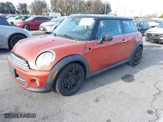 2013 MINI Cooper Hardtop with VIN WMWSU3C55DT547742, listed as a IAAI auction lot 41925934 with 98,646 mi miles. Bid and sale history available at carsss.com. Image 2.