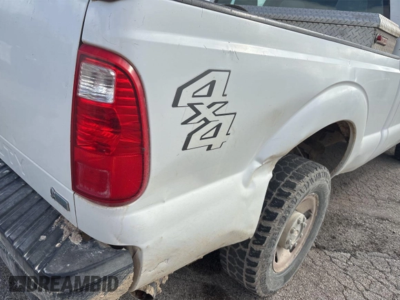 2011 Ford F-250 XL z VIN 1FT7W2B64BEC17079, wystawiony jako IAAI lot #42890662 z przebiegiem 106 522 mil mil oraz . Historia ofert i sprzedaży dostępna na DreamBid. Obrazek 13.