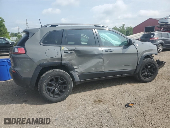 2019 Jeep Cherokee Trailhawk with VIN 1C4PJMBX6KD425554, listed as a Copart auction lot 61097135 with 97,452 mi miles and Salvage title. Bid and sale history available at DreamBid. Image 3.