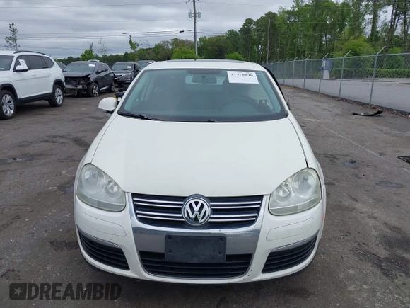 2008 Volkswagen Jetta Sedan SE with VIN 3VWRM71K88M163490, listed as a IAAI auction lot 41978840 with 178,605 mi miles. Bid and sale history available at carsss.com. Image 12.