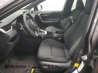 2022 Toyota RAV4 Hybrid SE z VIN 4T3T6RFVXNU086035, wystawiony jako Copart lot #61029535 z przebiegiem 52 174 mil mil oraz Szkoda całkowita • Salvage title. Historia ofert i sprzedaży dostępna na DreamBid. Obrazek 7.