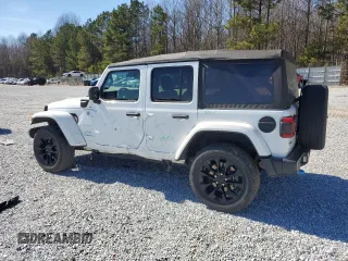 2022 Jeep Wrangler Unlimited Sahara with VIN 1C4JJXP60NW158556, listed as a Copart auction lot 46195725 with 30,773 mi miles and Salvage title. Bid and sale history available at DreamBid. Image 2.
