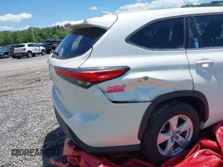 2021 Toyota Highlander L with VIN 5TDCZRAH6MS067507, listed as a IAAI auction lot 38480956 with 23,687 mi miles and . Bid and sale history available at DreamBid. Image 17.