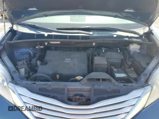 2013 Toyota Sienna XLE с VIN 5TDDK3DC6DS063575, выставлен на аукционе Copart как лот 52725185 с пробегом 125 707 миль миль и Списание • Salvage title. История ставок и продаж доступна на DreamBid. Изображение 12.