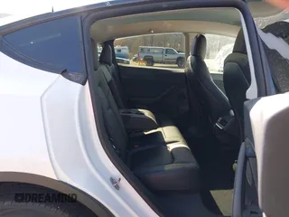 2021 Tesla Model Y Long Range with VIN 5YJYGDEE9MF239726, listed as a IAAI auction lot 41952158 with 37,088 mi miles and . Bid and sale history available at DreamBid. Image 8.