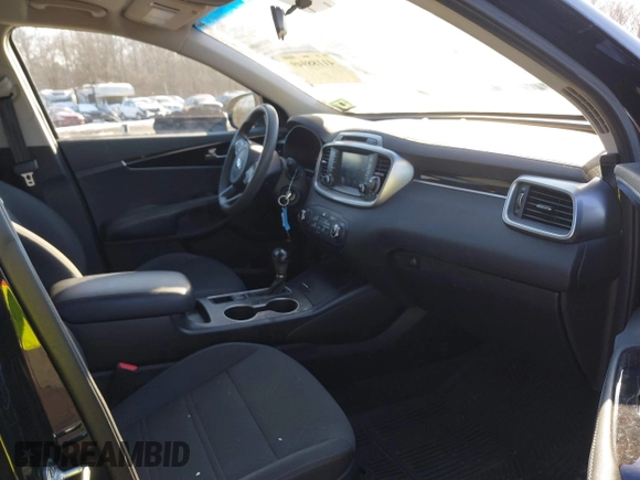 2018 Kia Sorento LX with VIN 5XYPGDA35JG404725, listed as a IAAI auction lot 41188949 with 48,229 mi miles. Bid and sale history available at carsss.com. Image 5.