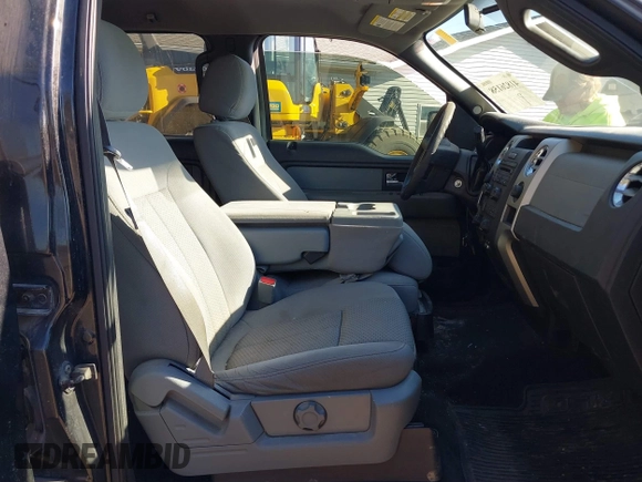 2014 Ford F-150 XL with VIN 1FTFW1ET4EFC16651, listed as a IAAI auction lot 41826158 with 137,544 mi miles. Bid and sale history available at carsss.com. Image 5.
