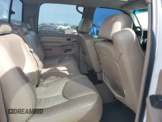 2005 GMC Sierra Denali z VIN 2GTEK63N951344416, wystawiony jako Copart lot #45877865 z przebiegiem 150 707 mil mil oraz Nie do naprawy. Historia ofert i sprzedaży dostępna na DreamBid. Obrazek 10.