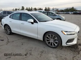 2021 Volvo S60 Momentum with VIN 7JRA22TK3MG096468, listed as a Copart auction lot 37730094 with 19,098 mi miles. Bid and sale history available at carsss.com. Image 4.