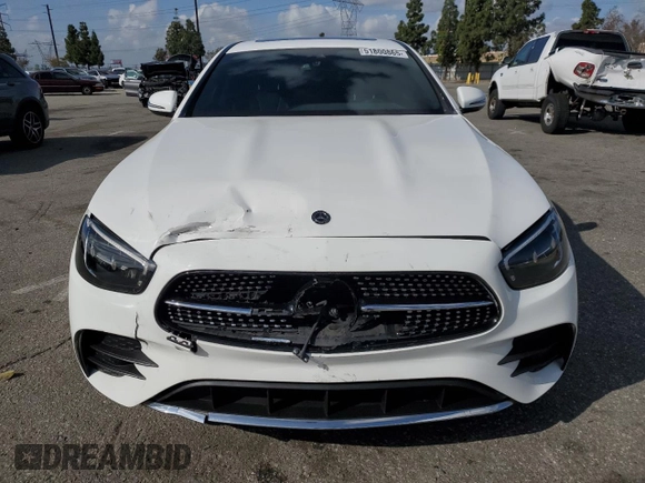 2021 Mercedes-Benz E 350 z VIN W1KZF8DBXMA920854, wystawiony jako Copart lot #51800865 z przebiegiem 40 337 mil mil oraz Szkoda całkowita • Salvage title. Historia ofert i sprzedaży dostępna na DreamBid. Obrazek 5.
