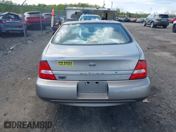 2000 Nissan Altima XE with VIN 1N4DL01D3YC132616, listed as a IAAI auction lot 42037326 with 131,941 mi miles. Bid and sale history available at carsss.com. Image 17.