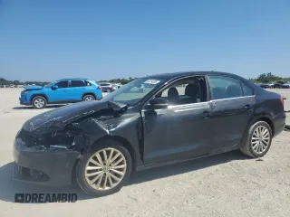 2011 Volkswagen Jetta SEL z VIN 3VWGX7AJ3BM315673, wystawiony jako Copart lot #49214305 z przebiegiem 125 902 mil mil oraz Szkoda całkowita • Salvage title. Historia ofert i sprzedaży dostępna na DreamBid. Obrazek 1.