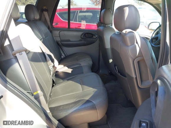 2004 Chevrolet TrailBlazer LS with VIN 1GNDT13S442119957, listed as a IAAI auction lot 41760671 with 233,032 mi miles. Bid and sale history available at carsss.com. Image 8.