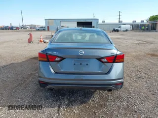 2022 Nissan Altima 2.5 SR with VIN 1N4BL4CV7NN346433, listed as a IAAI auction lot 42037526 with 64,300 mi miles. Bid and sale history available at carsss.com. Image 17.