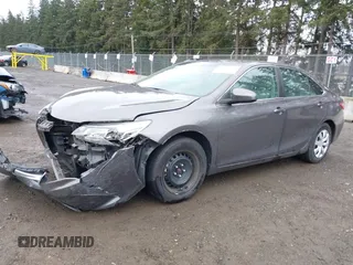 2017 Toyota Camry XLE z VIN 4T1BF1FK3HU311735, wystawiony jako IAAI lot #41848571 z przebiegiem 59 512 mil mil oraz . Historia ofert i sprzedaży dostępna na DreamBid. Obrazek 2.