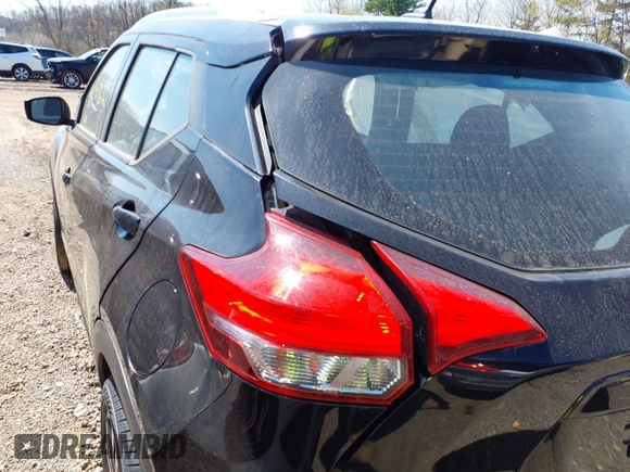 2020 Nissan Kicks SV z VIN 3N1CP5CV5LL496923, wystawiony jako IAAI lot #41440962 z przebiegiem 89 782 mil mil oraz . Historia ofert i sprzedaży dostępna na DreamBid. Obrazek 17.